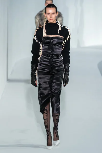 Look 25